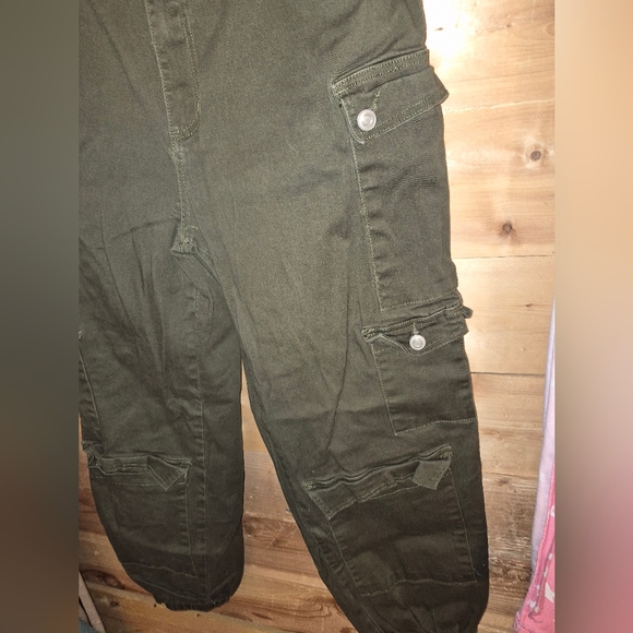 Rue21 Khaki Green Trousers - Picture 4 of 7